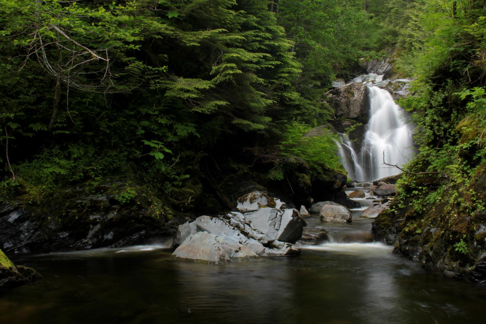 First view of Adsaloos Falls from downstream