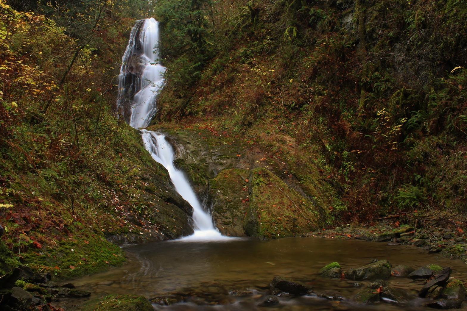 View of both tiers of the falls