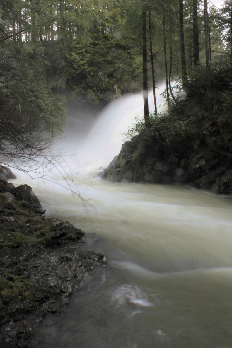 Side View of Upper Olney Falls at Very High Volume